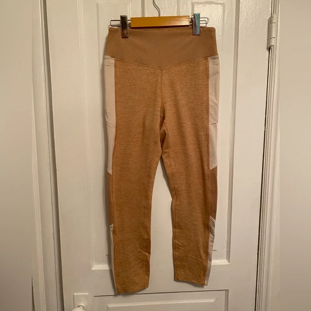 Victoria’s Secret Pink Heathered Ochre Leggings Size Medium - Picture 2 of 6